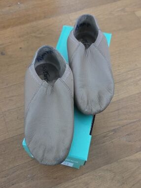 So DANCA Kids Soft Leather Slip-On Dance Shoes in Tan